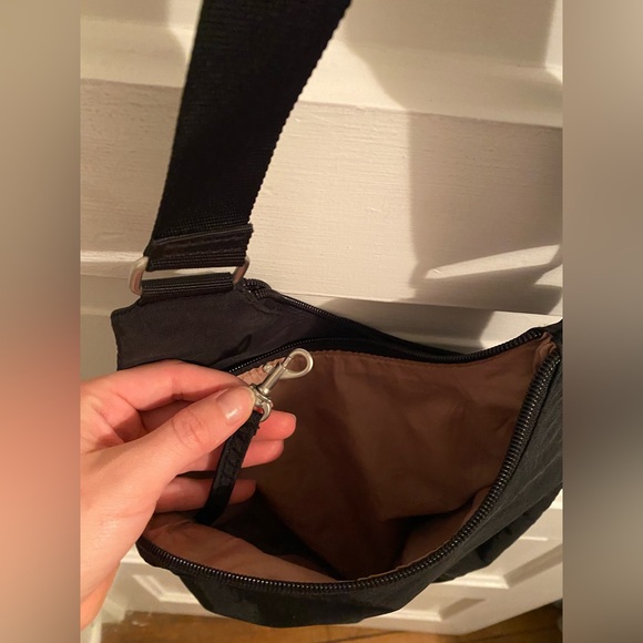 Baggallini Black Adjustable Crossbody Bag - Picture 8 of 9